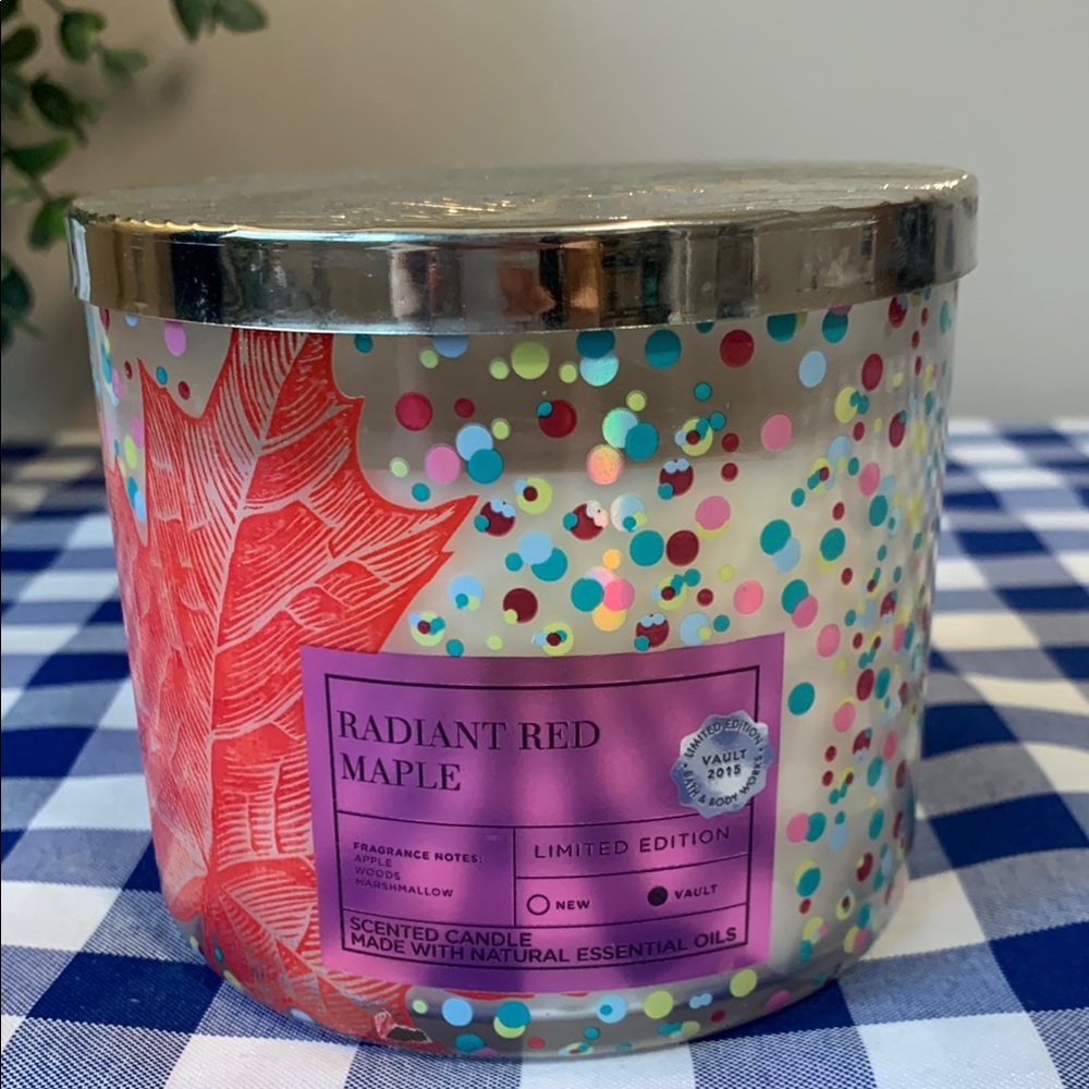 Bath and Body Works Radiant Red Maple Limited Edition Scented Candle